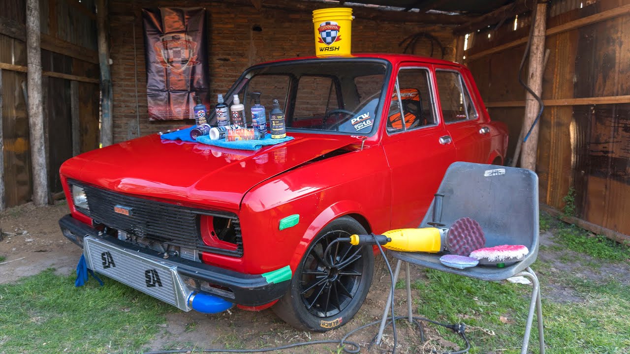 LAVANDO Y PULIENDO LOS AUTOS - FIAT 128 -  UNO - 600 - (TERNNOVA) - Radialero Team