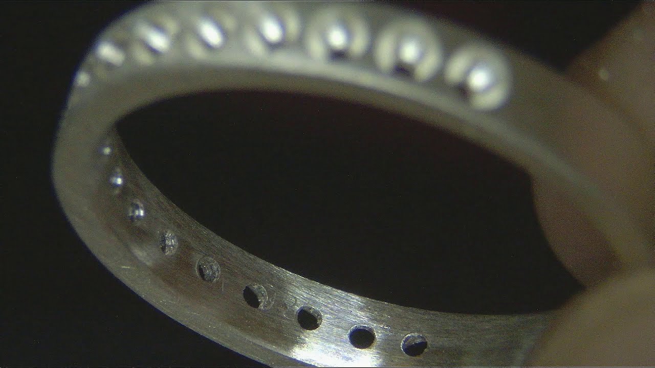 Setting : 4 Prong Pave Setting Process - 18ct White Gold Band