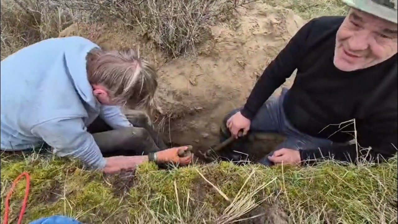Ergens aan de nederlandse kust Atlantikwall met Jarnoo en Sandra 