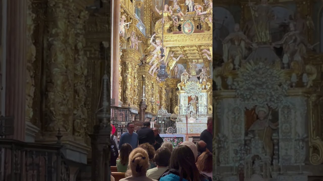 Peace from Santiago Cathedral - Have a blessed Christmas ✝️🎄聖地亞哥主教座堂的神聖時刻 - 聖誕快樂 