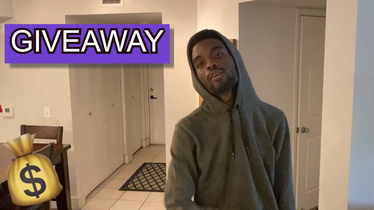 GIVING AWAY A MACBOOK AND A $100 (HUGE GIVEAWAY) 1000 SUBSCRIBERS CELEBRATION