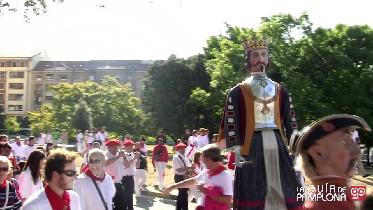 Gigantes y cabezudos San Fermin 2011 Pamplona.  Iruñeko Erraldoiak