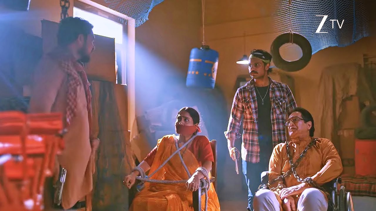 Saroja is captured during a rescue attempt - Saru - Full Episode 128 @zeetv