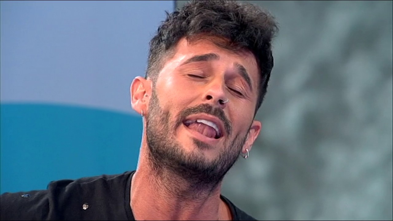 Me emociono con Molina, en directo, cantando su éxito 