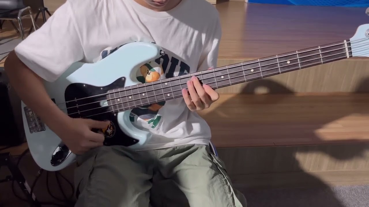 In Comes The Ausgang (Bass solo)