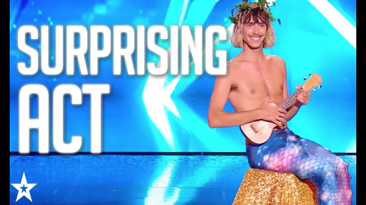 HILARIOUS ! T&eacute;o Lavabo performs comedy song in MERMAID on France's got talent !