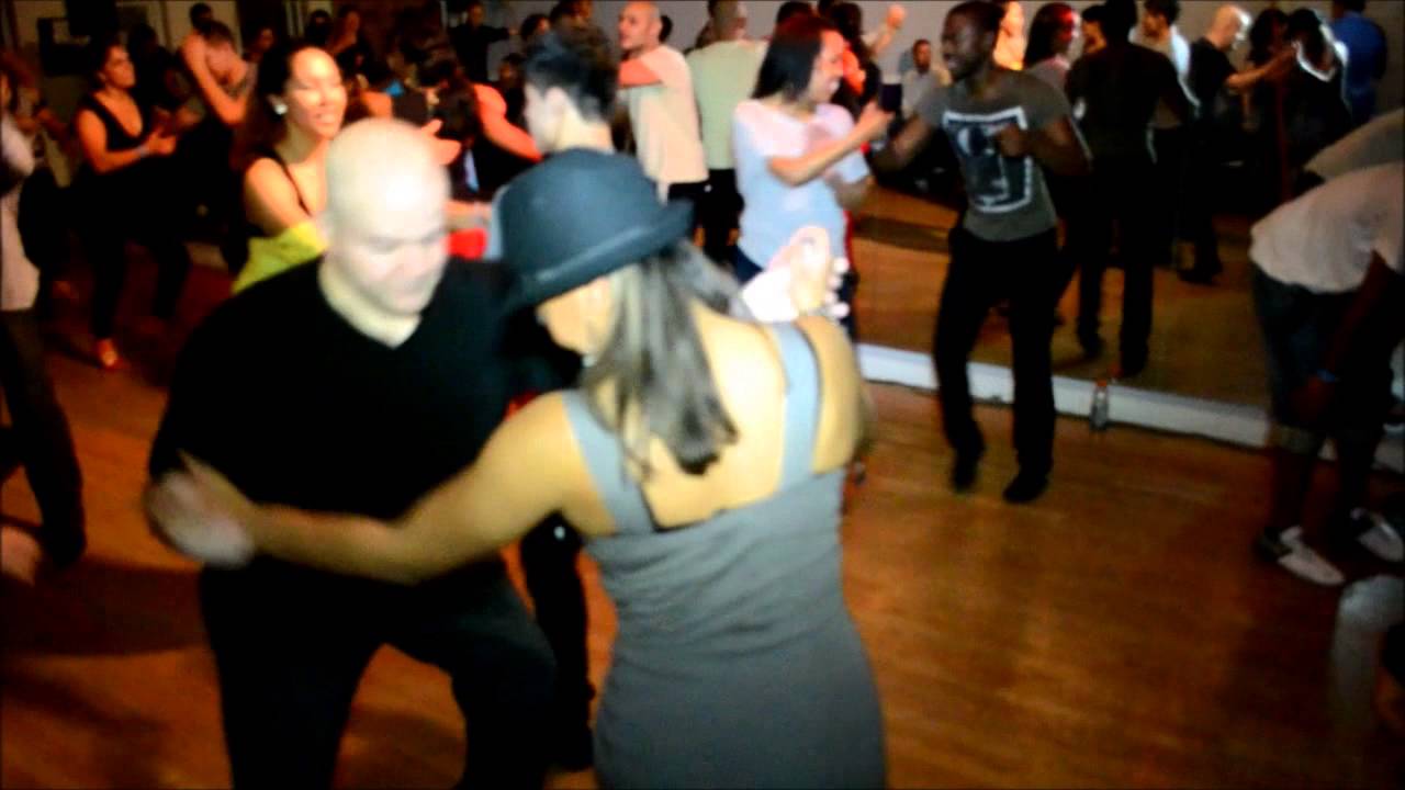 Ralph & Jasmine Vializ Social Dancing at Mr. Mambo's Salsa Social