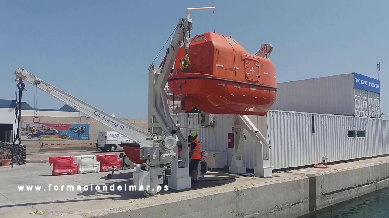 PUESTA A FLOTE BOTE SALVAVIDAS