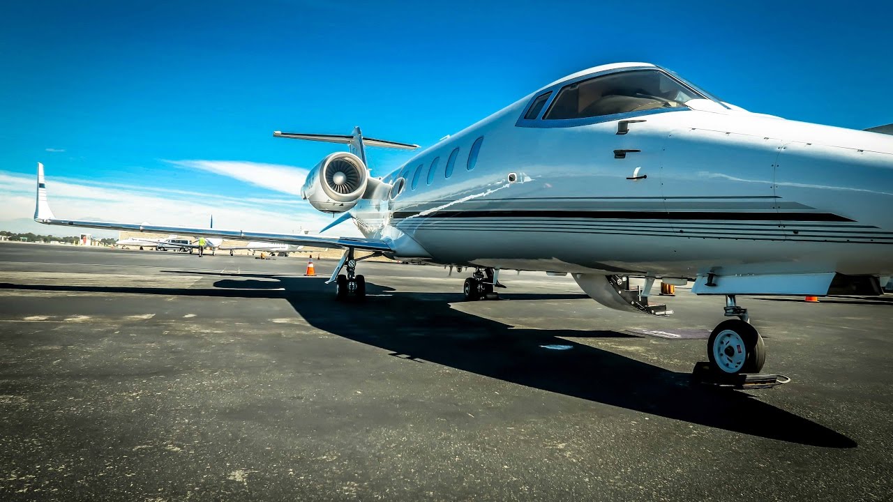 FLYING THE LEAR 60! Lear 60 Magic! (HD)