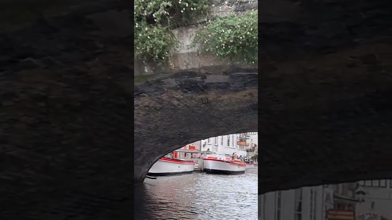 Bruges Canals Tour - Belgium #bruges #seetheworld #travel