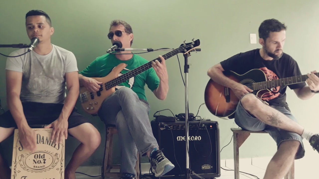 #RaulSeixas  Meu amigo Pedro - Raul Seixas no cajon/baixo  e violão
