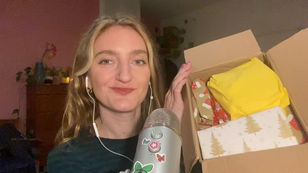 ASMR XMAS Edition ✨ Let&rsquo;s open my presents together 😌💓