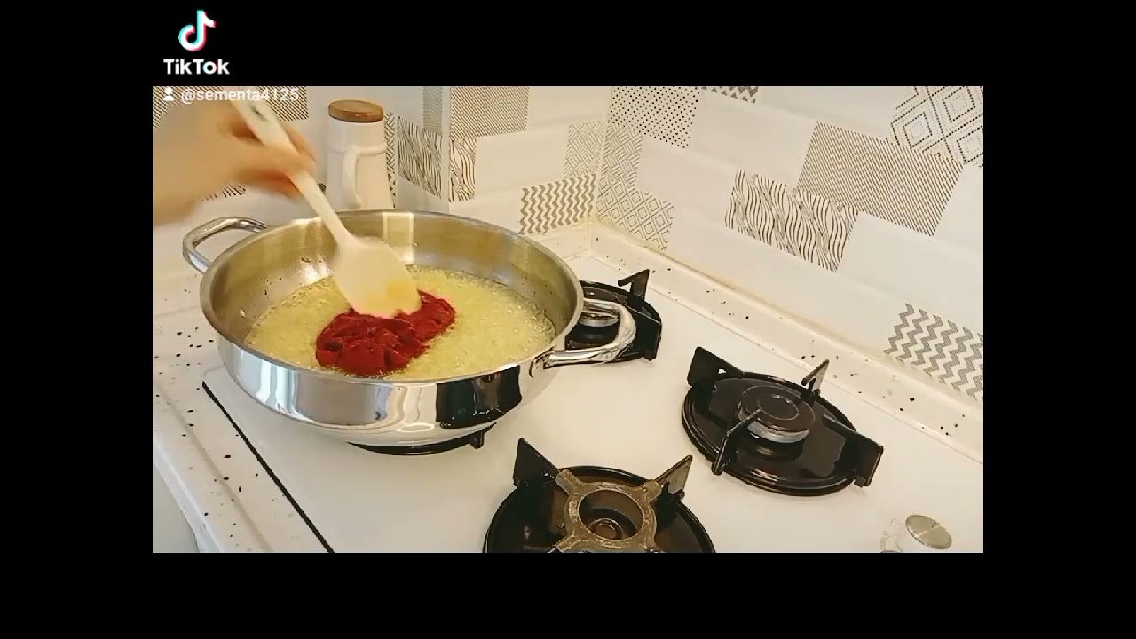 Sevgiyle pişen her şey çok lezzetlidir 👩‍🍳 vazgeçilmezimiz olan zeytinyağlı sarması 🤌✨✨