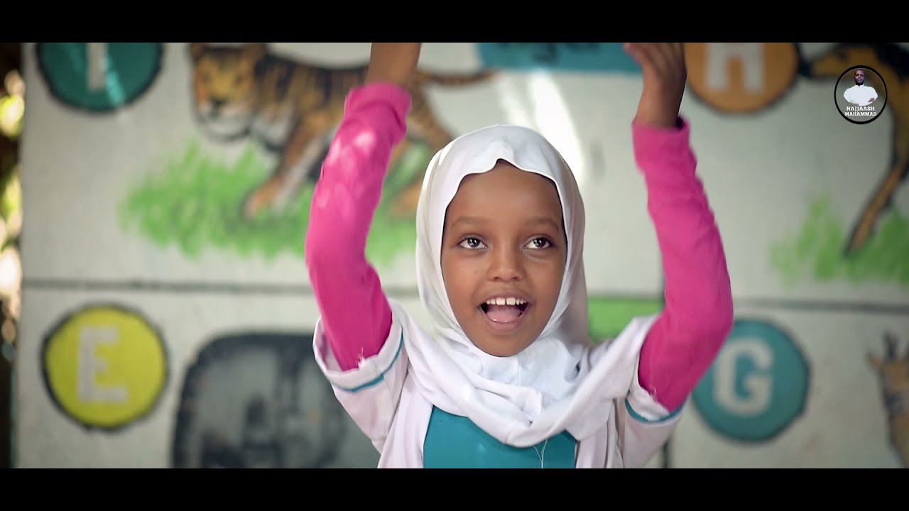 Nashiidaa  barnootaa hilwaa fi abbaa isii