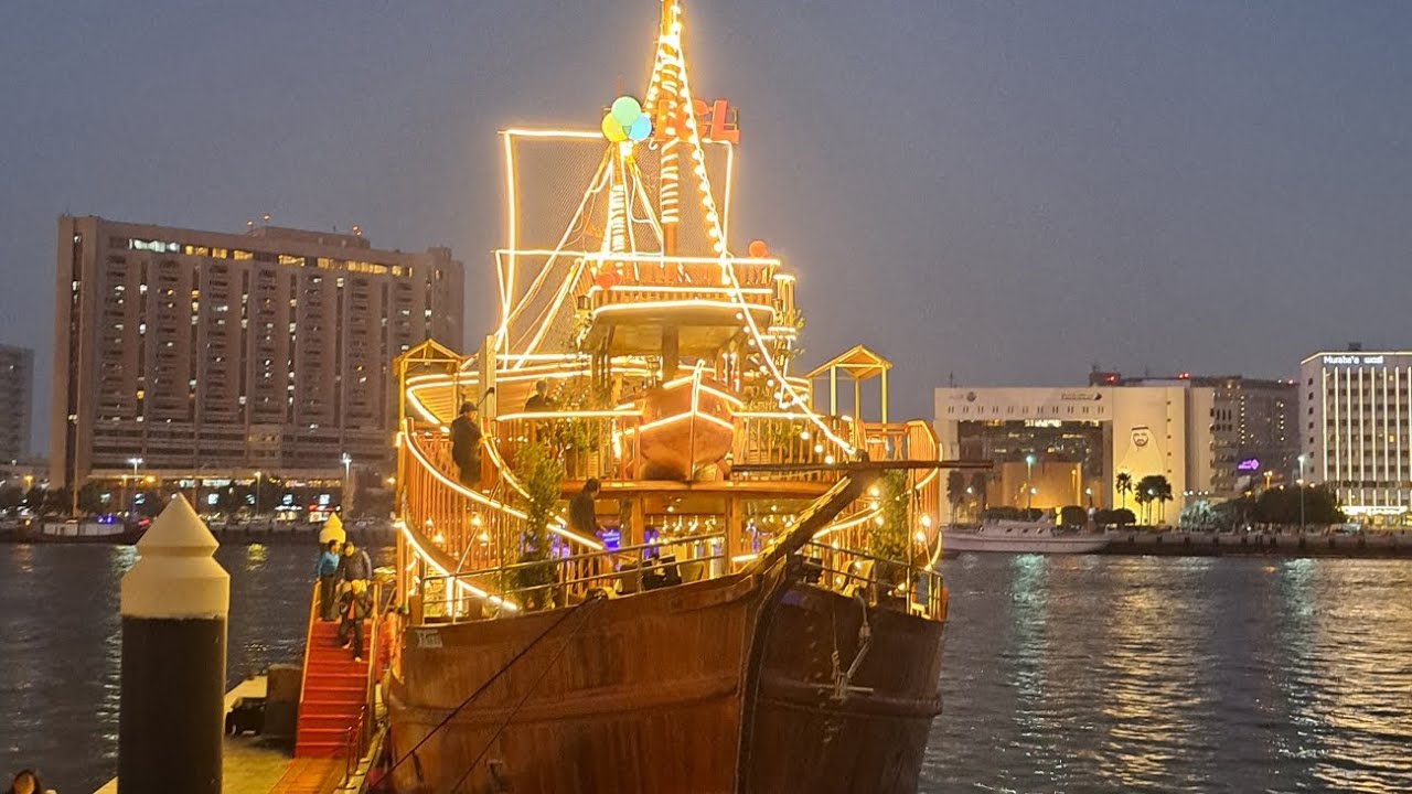 Dinner on the Dubai River #dubai #travel 