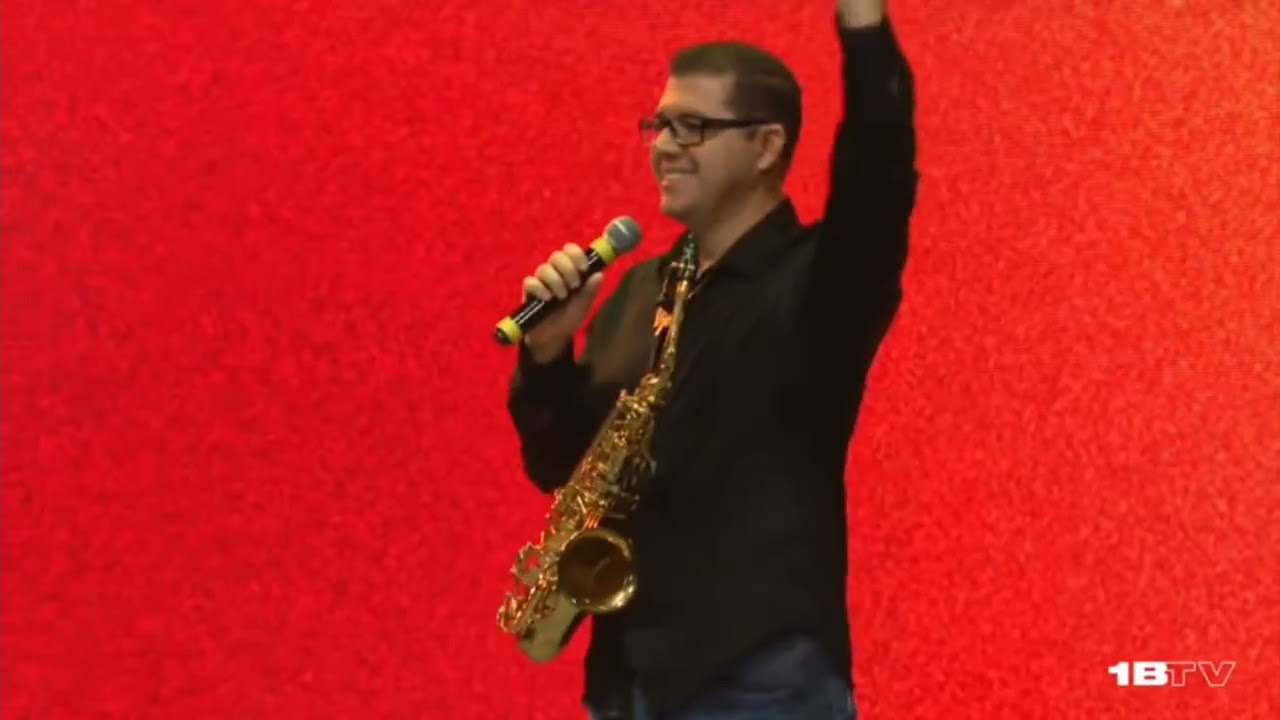 O que sua Glória fez comigo - Sax Romualdo Costa