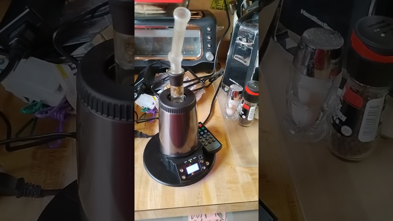 Arizer Extreme Q is a killer tabletop dry herb vaporizer! 3 days in! Heat for at least 15 min B4 use