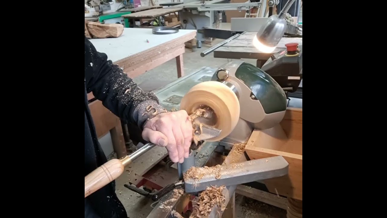 Réalisation d'une lampe en noyer