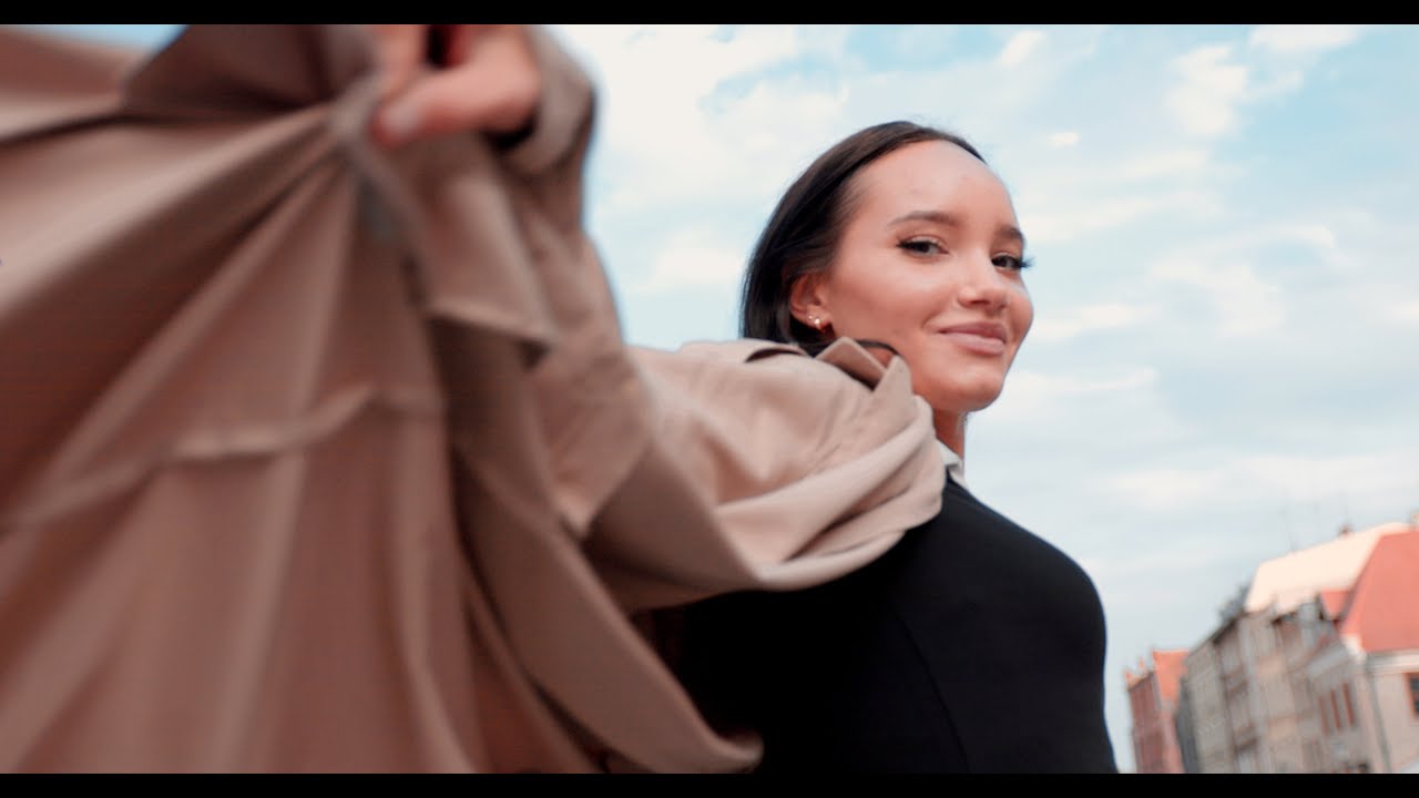 Fashion portrait Toruń |Justyna| GH6+Sigma 18-35