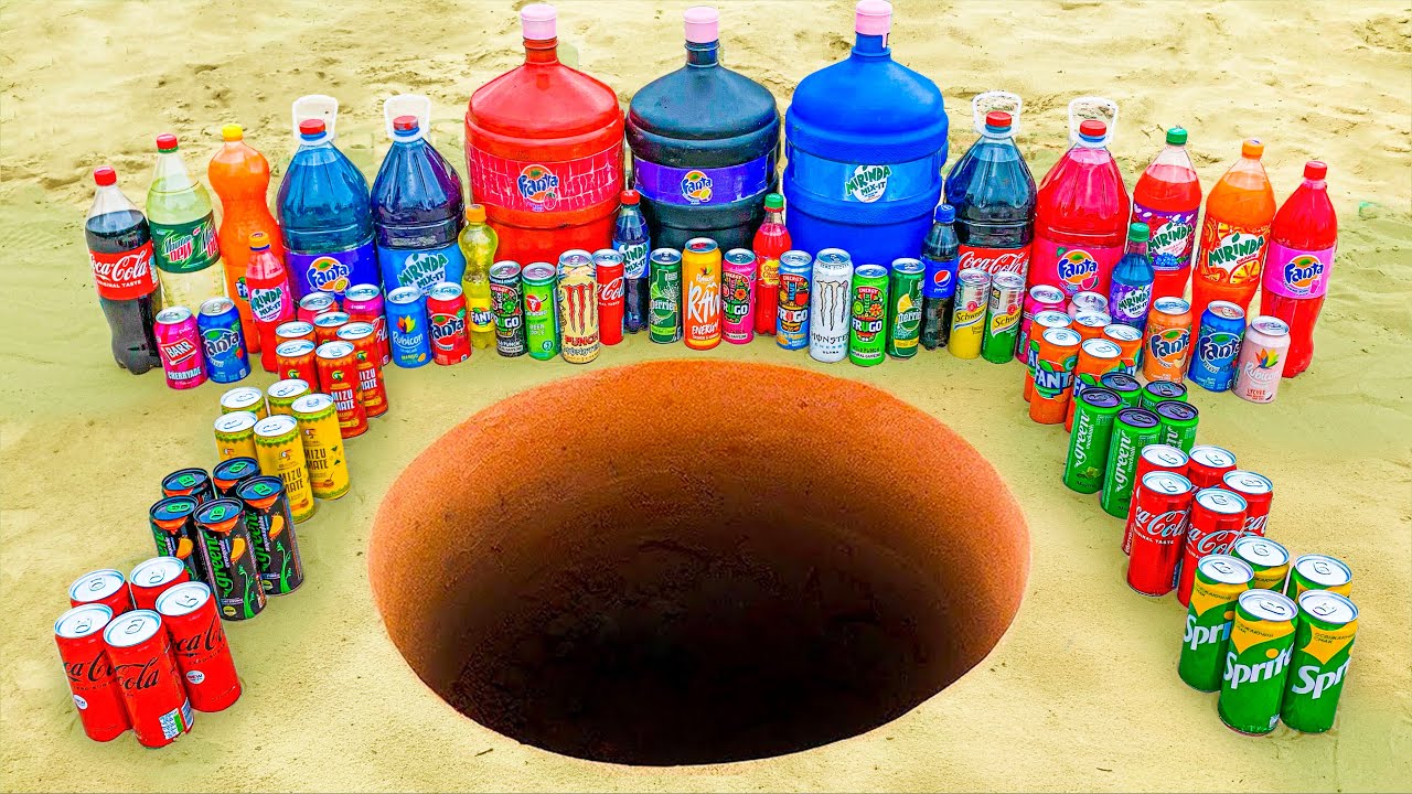 EXPERIMENT: Coca Cola, Mtn Dew, Fanta & Pepsi, Mirinda, Chupa Chups, Sprite vs Mentos Underground