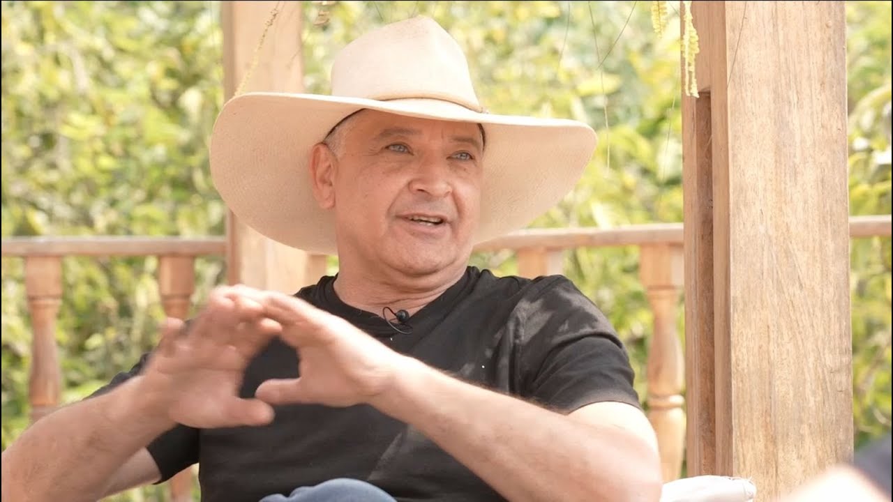 Pedro Salinas conversa en AIRE LIBRE con Salvador del Solar sobre su libro LA VERDAD NOS HIZO LIBRES
