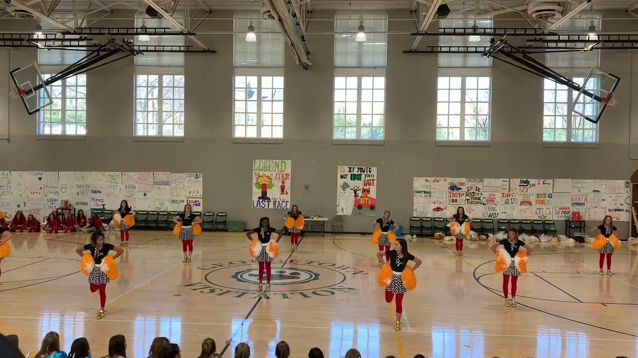 Georgetown Visitation Gold/White 2022 — winter gold cheer