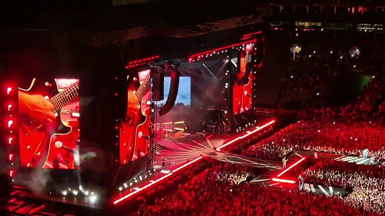 Luke Combs - Ain't No Love In Oklahoma (Live at Accor Stadium, Sydney, 01/02/2025)