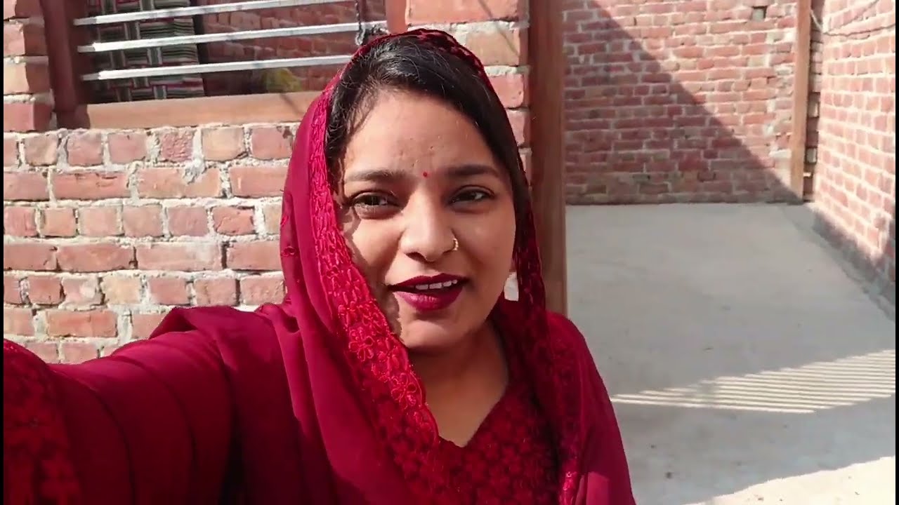 चलो दिखाते हैं आपको अपना आधा अधूरा बना हुआ घर