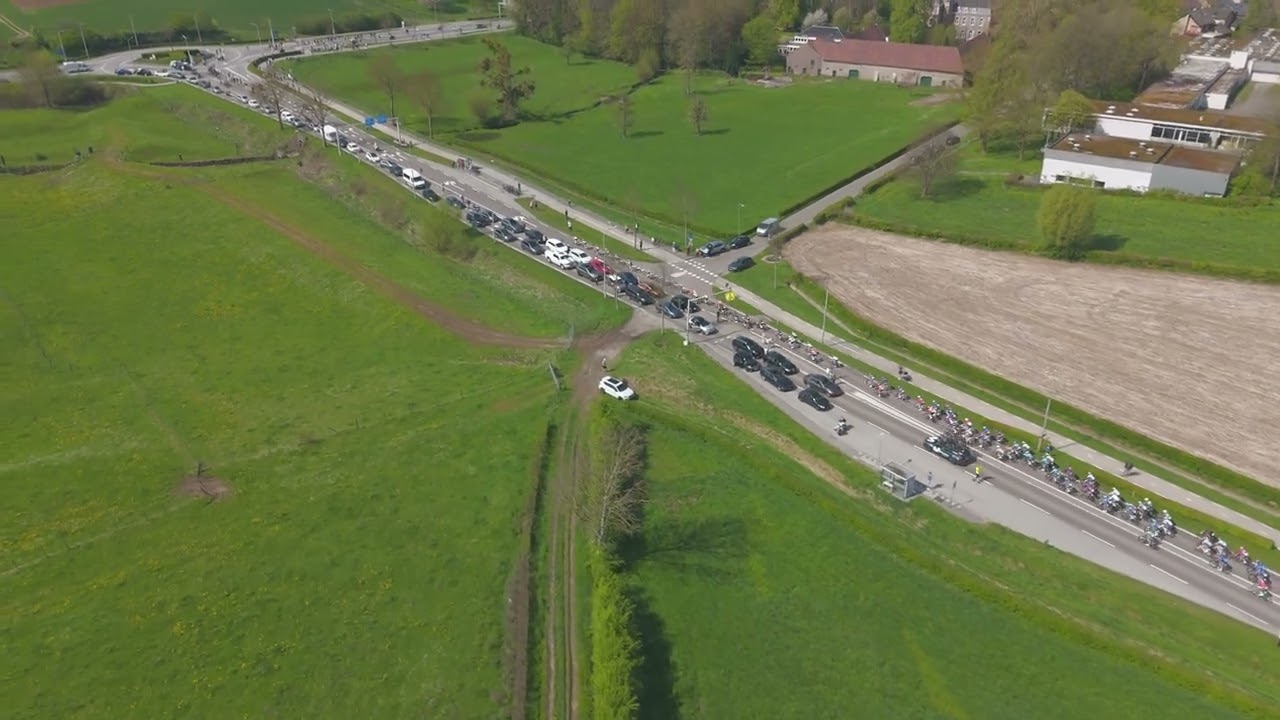 Amstel Gold Race 2025 - koplopers en peleton / escape group and peloton in Nijswiller #cycling