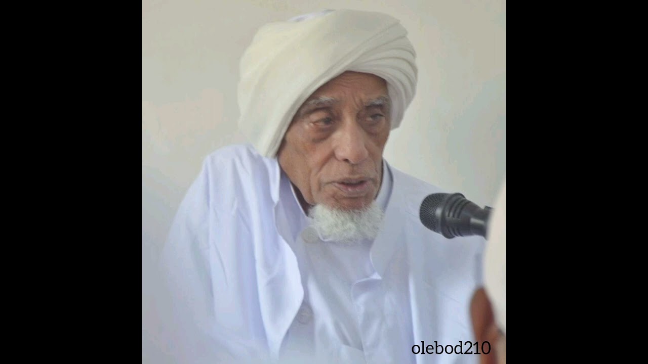 كلمة الحبيب عبدالله في تشجيع جنازة والده الحبيب محمد بن علوي بن عبدالله بن شهاب عام١٤٠٠ هجرية نادر