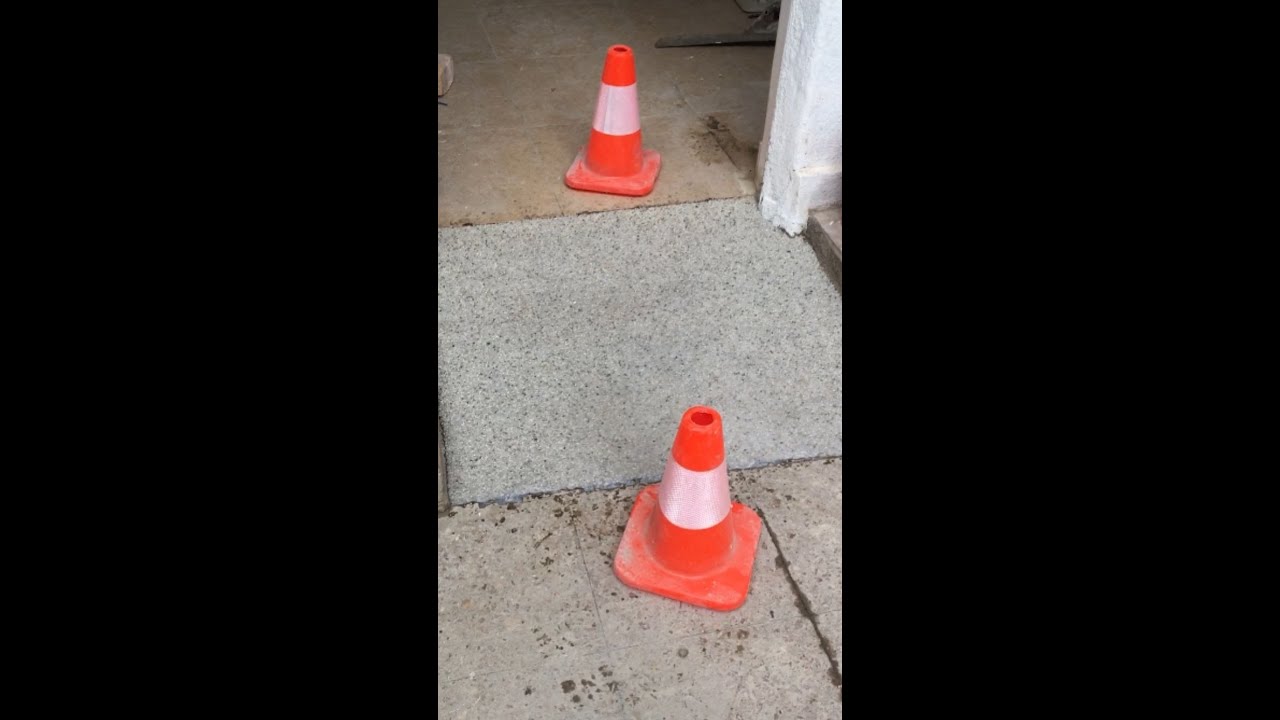 RAMPA CON RESINA EPOXICA Y GRANITO DE MARMOL