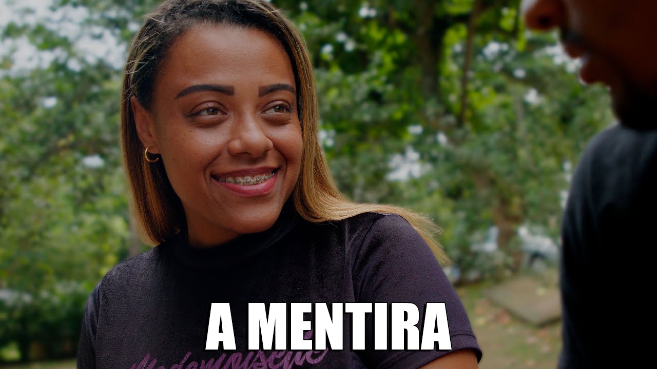 FINGIU SER OUTRA PESSOA