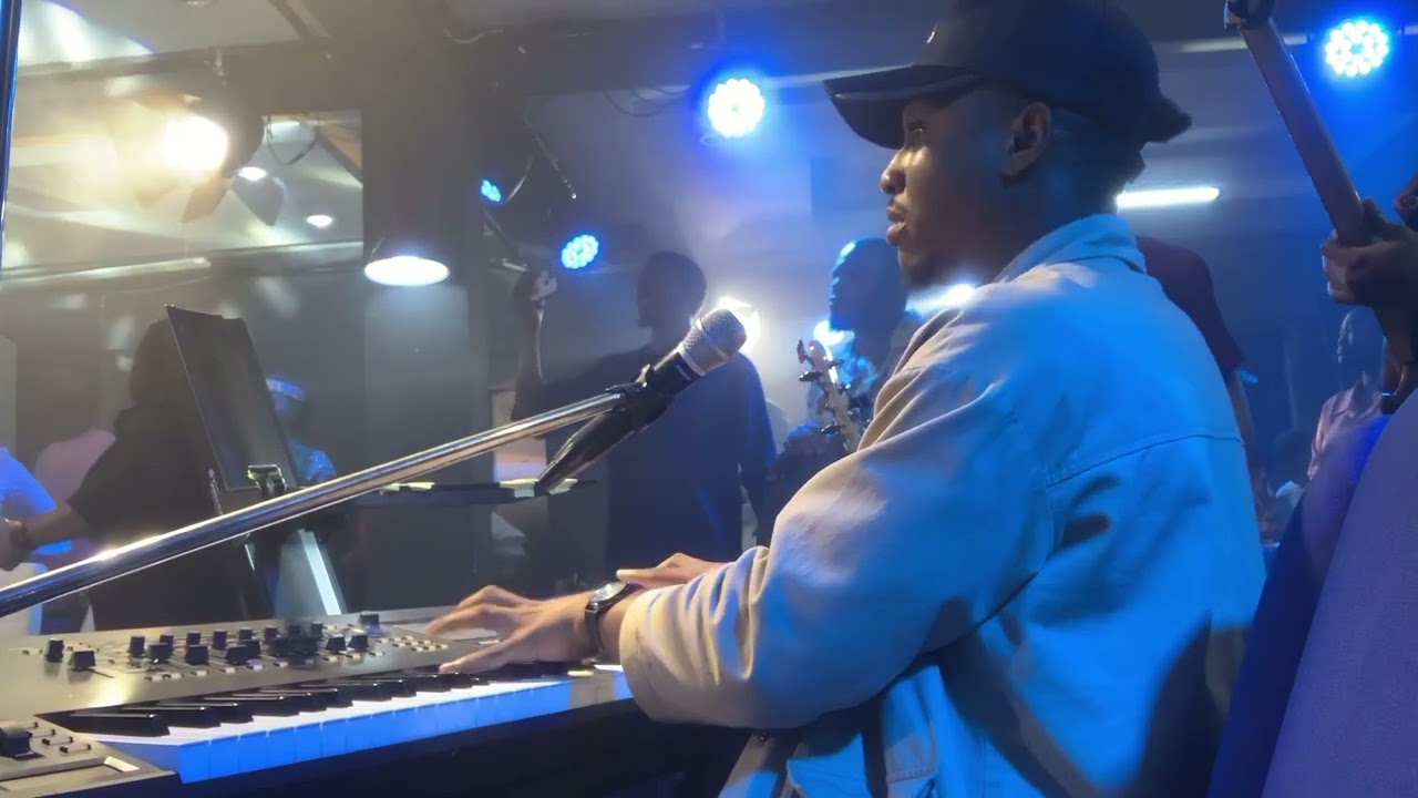How I love spontaneous WORSHIP🔥...| Held it down for the amazing @minstreltphilz 🎤....