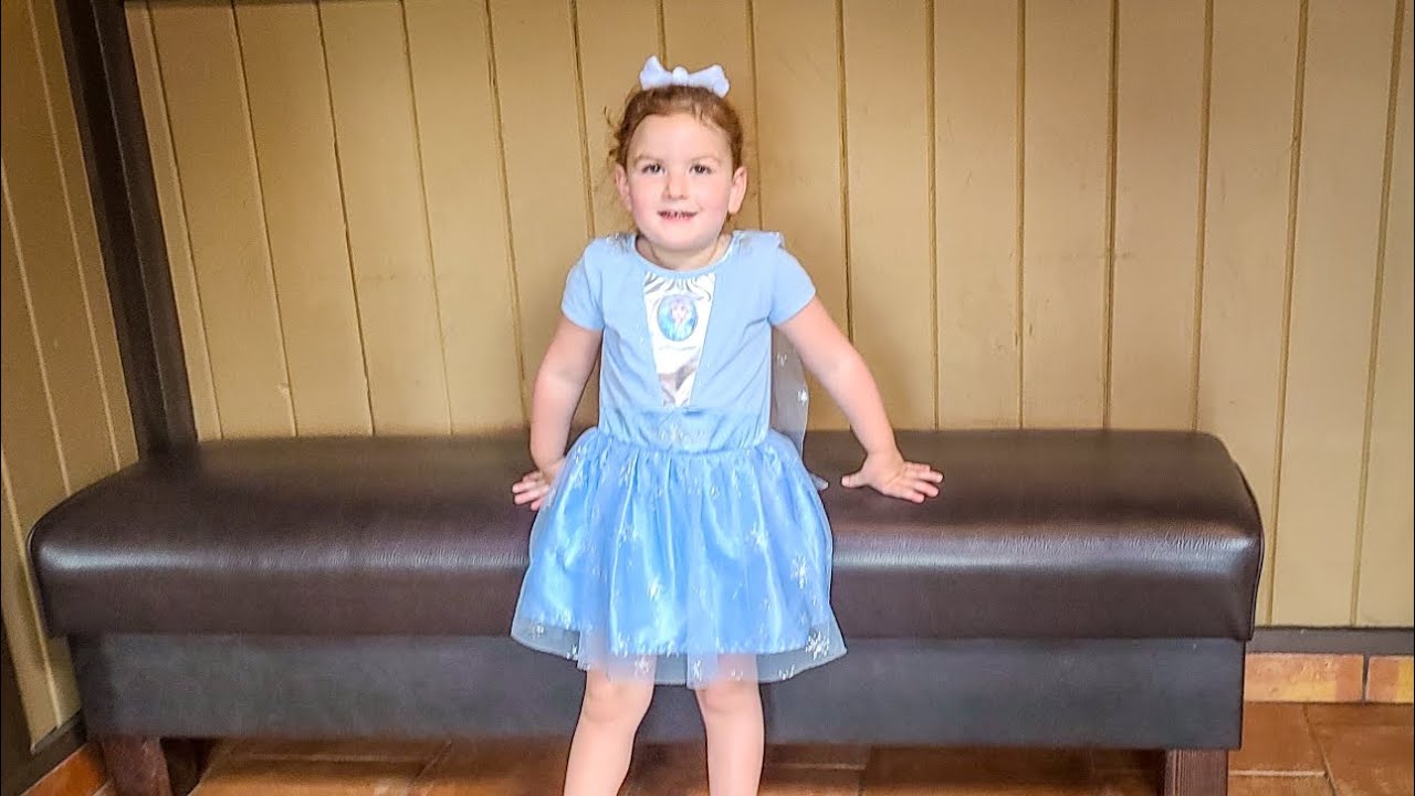 Our Girl Does A Show At La Tolteca Featuring 