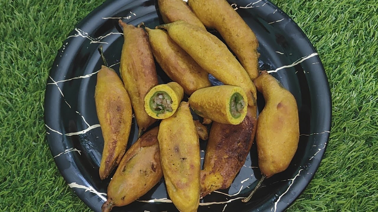 Stuffed Mirch pakoda recipe। chilli bhajiya।mirch vada। aloo mirch pakoda।crispy mirch pakoda recipe