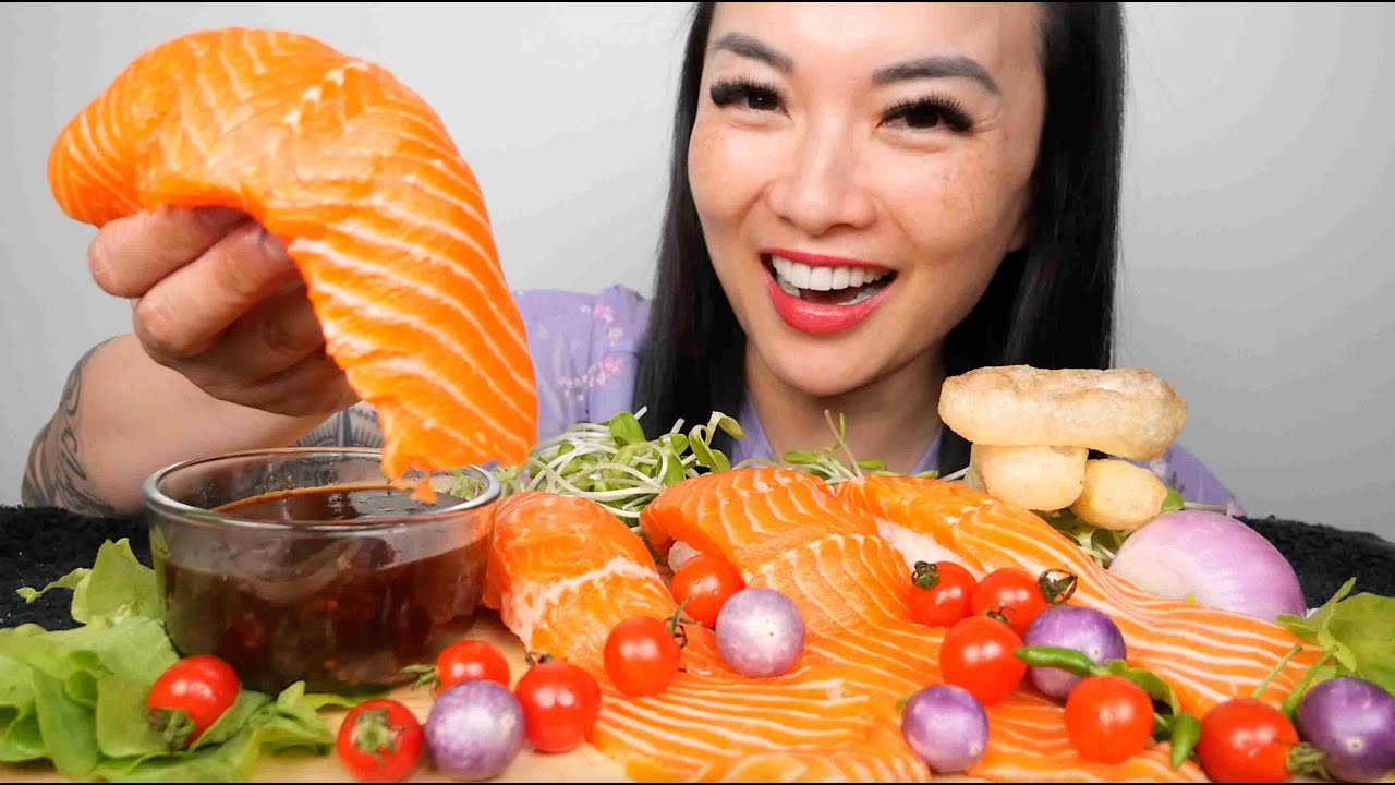 GIANT SASHIMI NIGIRI + THAI SPICY SAUCE + VEGGIES (ASME EATING SOUNDS) LIGHT WHISPERS | SAS-ASMR