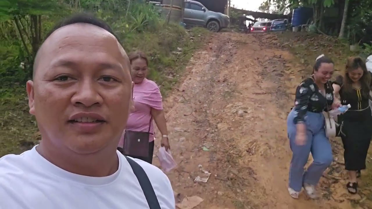 Bawa Ibu Dan Bapa Makan Di Atas Market Sibu,// Kampung Sebentik// Beli Barang Keperluan Di Farley