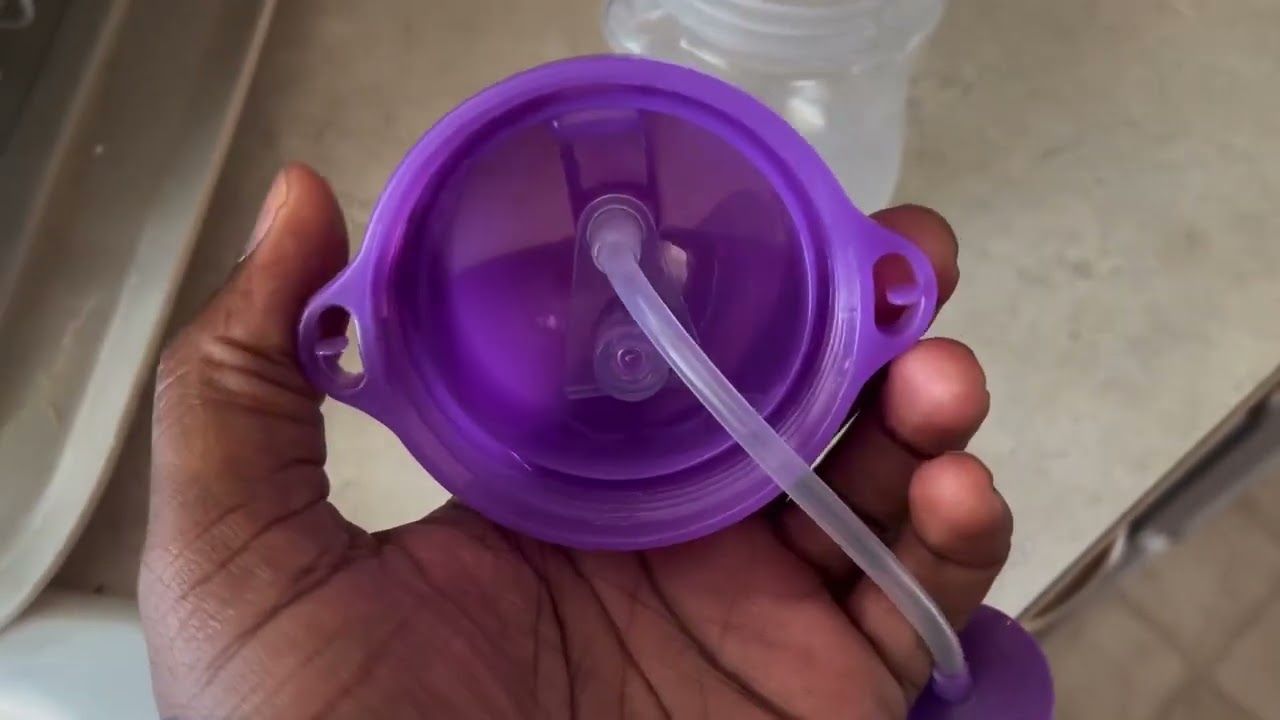 Munchkin® Any Angle™ Weighted Toddler Straw Cup with Click Lock™ Lid Review