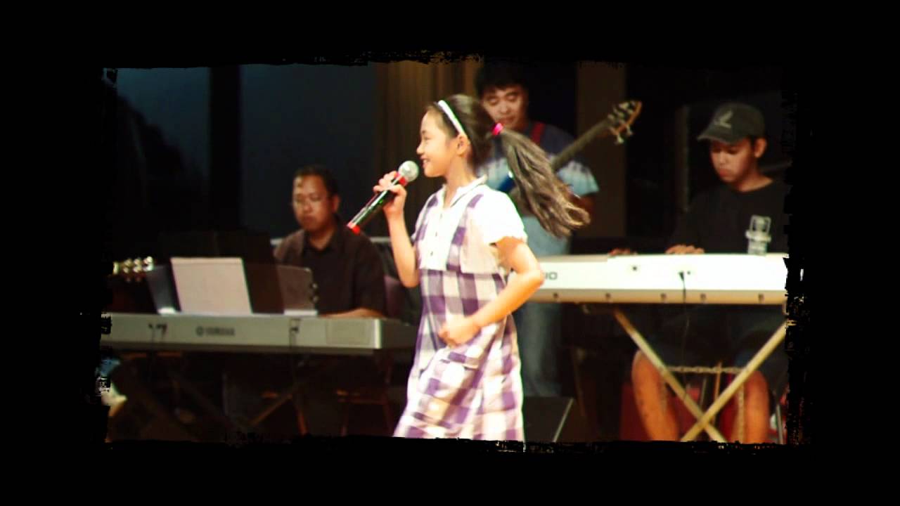 Kembali ke sekolah (Sherina) - Sejuta Senyum untuk Sahabat