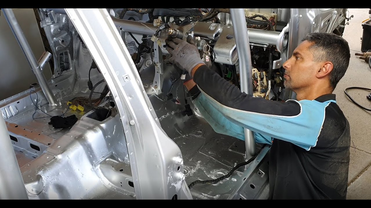 Building a WRX rally car in the shed EP - 11. Messy wiring & Steering column