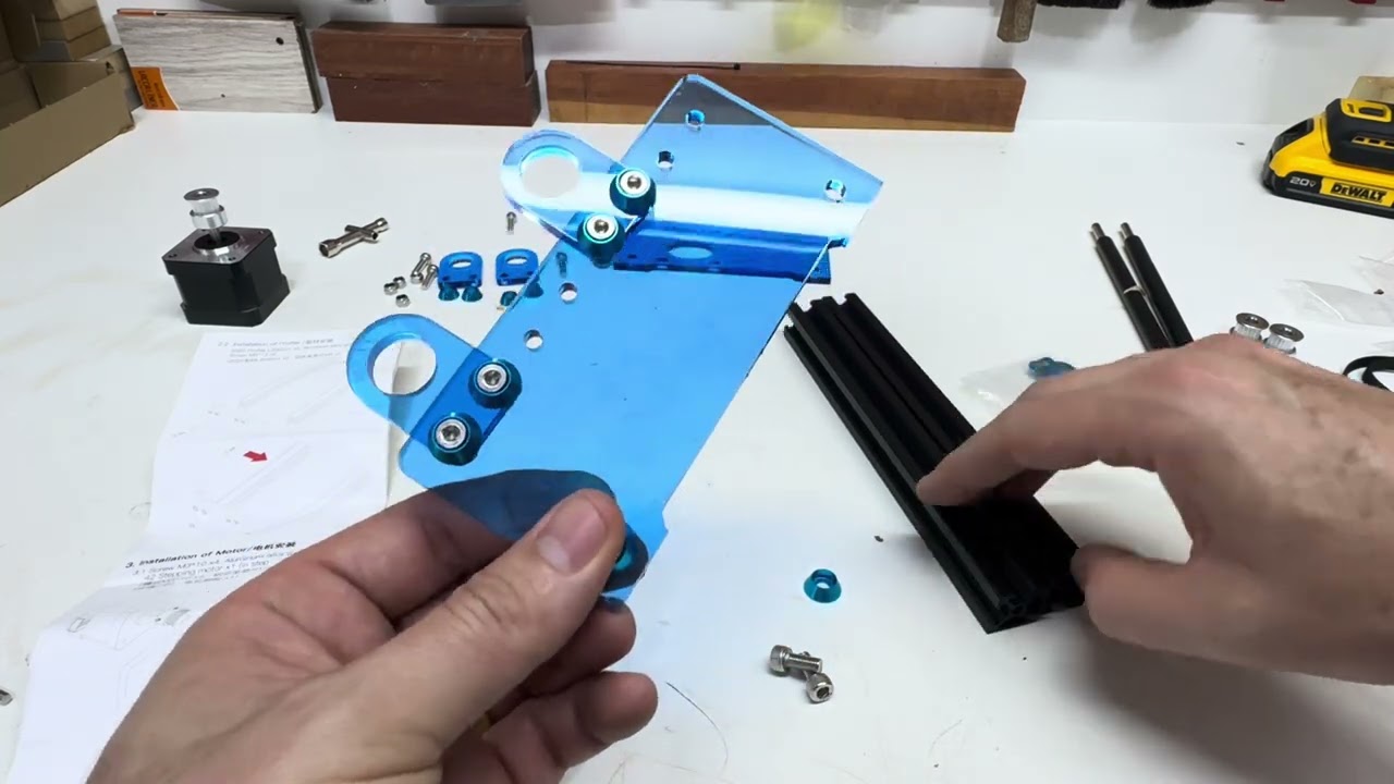 Montagem do rolete Two Trees para gravações em copos, garrafas, objetos cilíndricos para laser