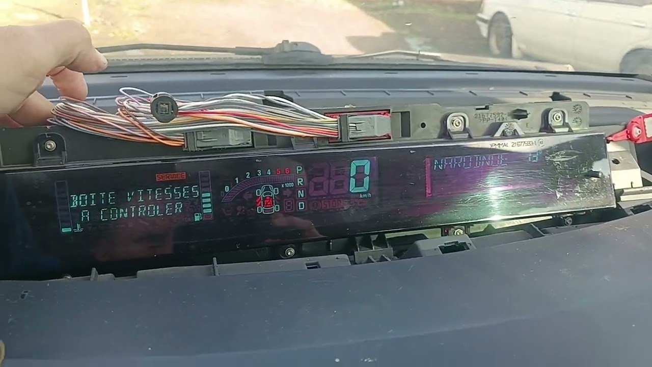 Замена приборной панели Sagem на Johnson control в рено эспайс 4 2002-2005г. Как это может выглядеть