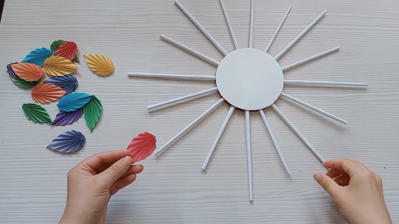 Түрлі түсті қағаздан қабырғаны БЕЗЕНДІРУ / DIY . УКРАШЕНИЕ стены из цветной бумаги #diy