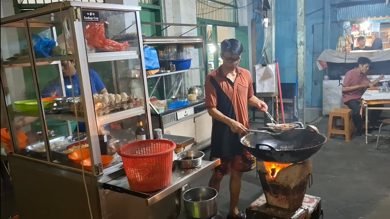 Walaupun Masaknya Selow, Tapi Rasa Masakannya Bikin Pelanggannya Tetap Sabar Menunggu Antrian 👍👍👍