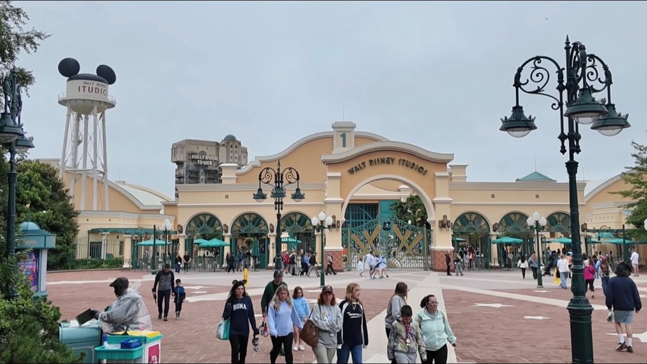 Walt Disney Studios Park Is A Mess But I LOVE It (My First Time) - Disneyland Paris Other Theme Park