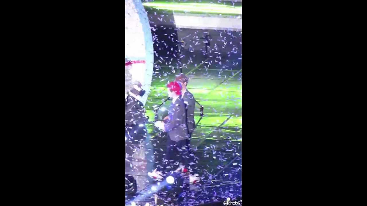 131009 asia song festival ending baekhyun fancam