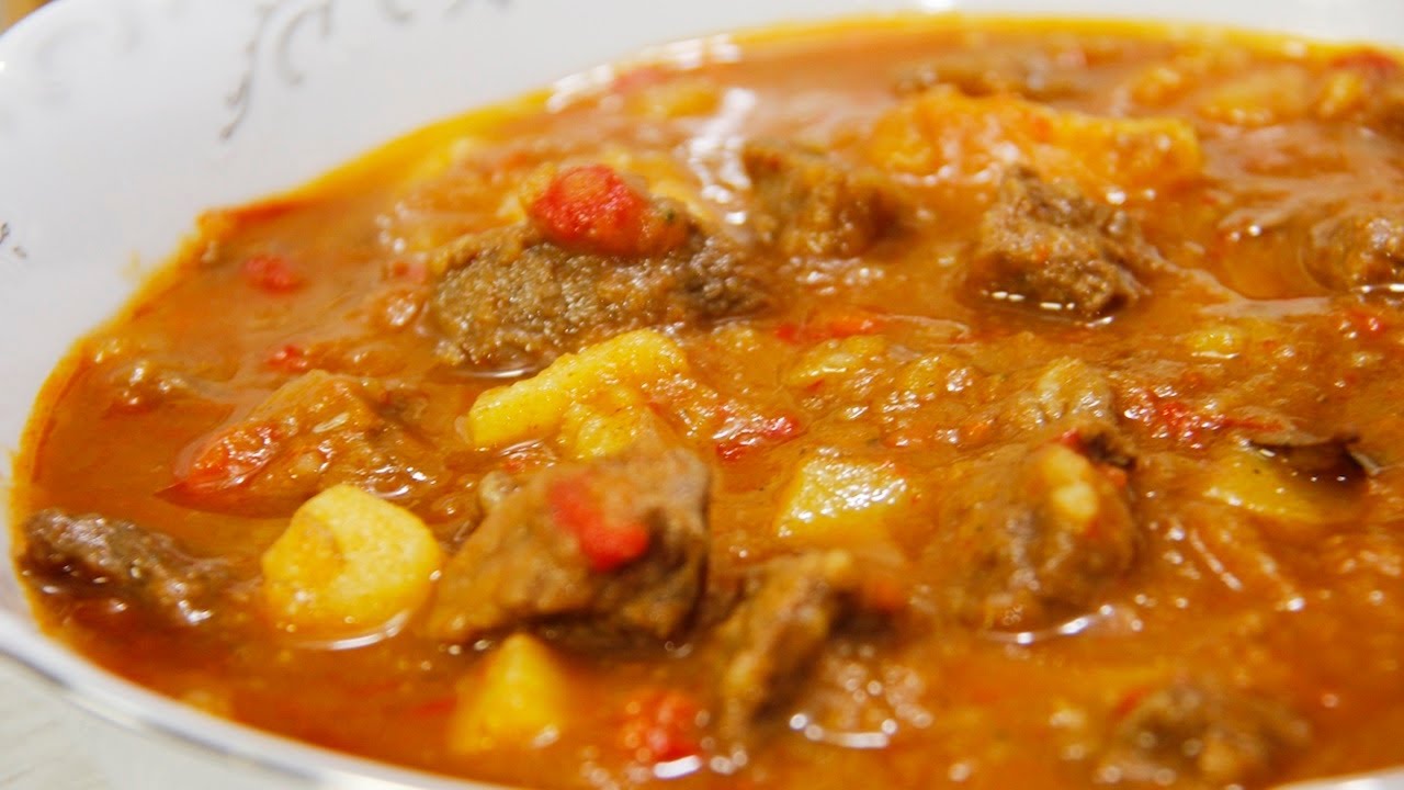 Juneći Paprikaš i najmekše meso ikada. Topi se sa povrćem.