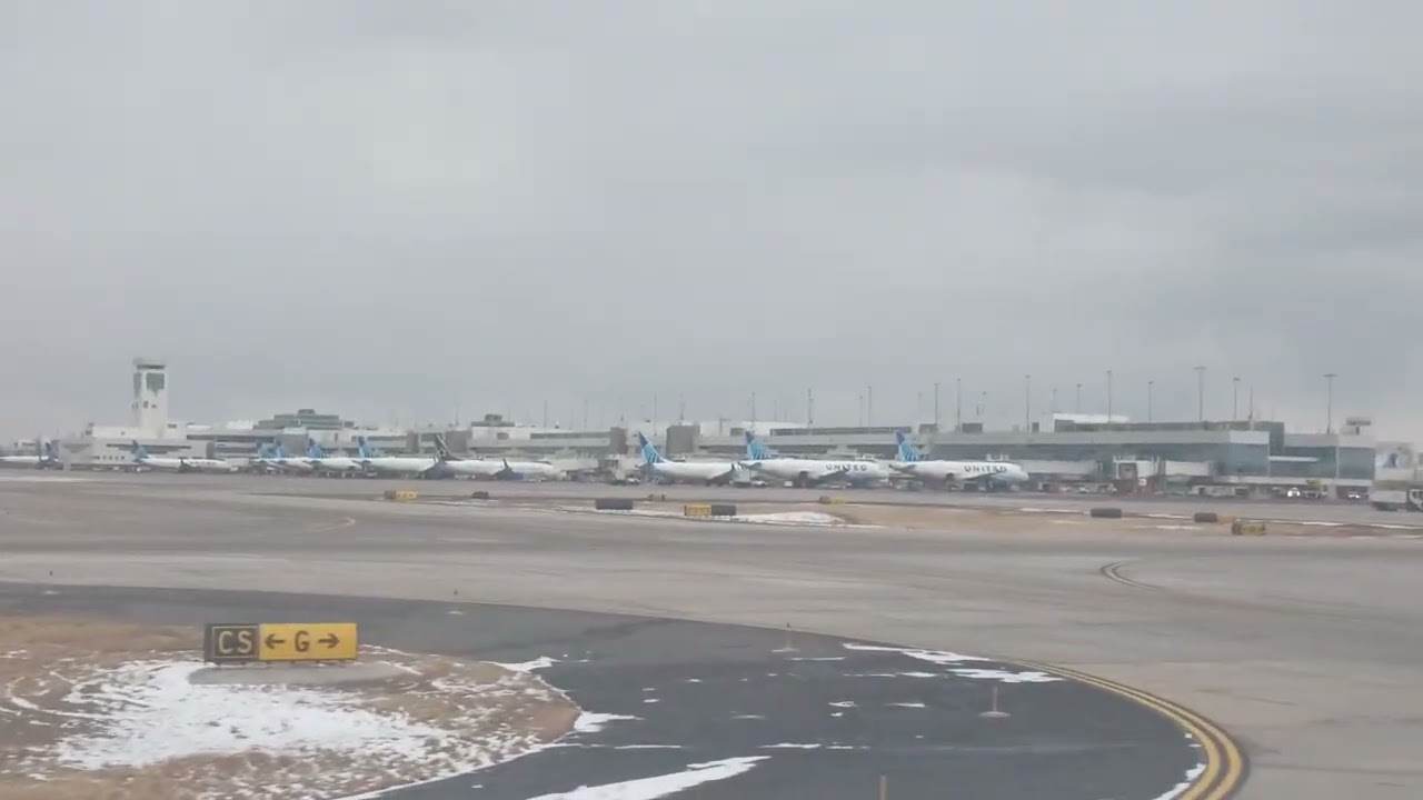 Frontier A321 landing and taxi at DIA