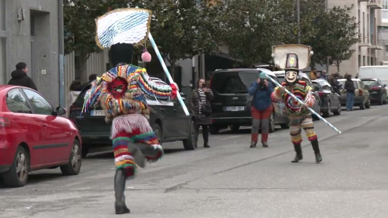 O estrondo dos fulións toma Trives no seu día grande de festa e troula