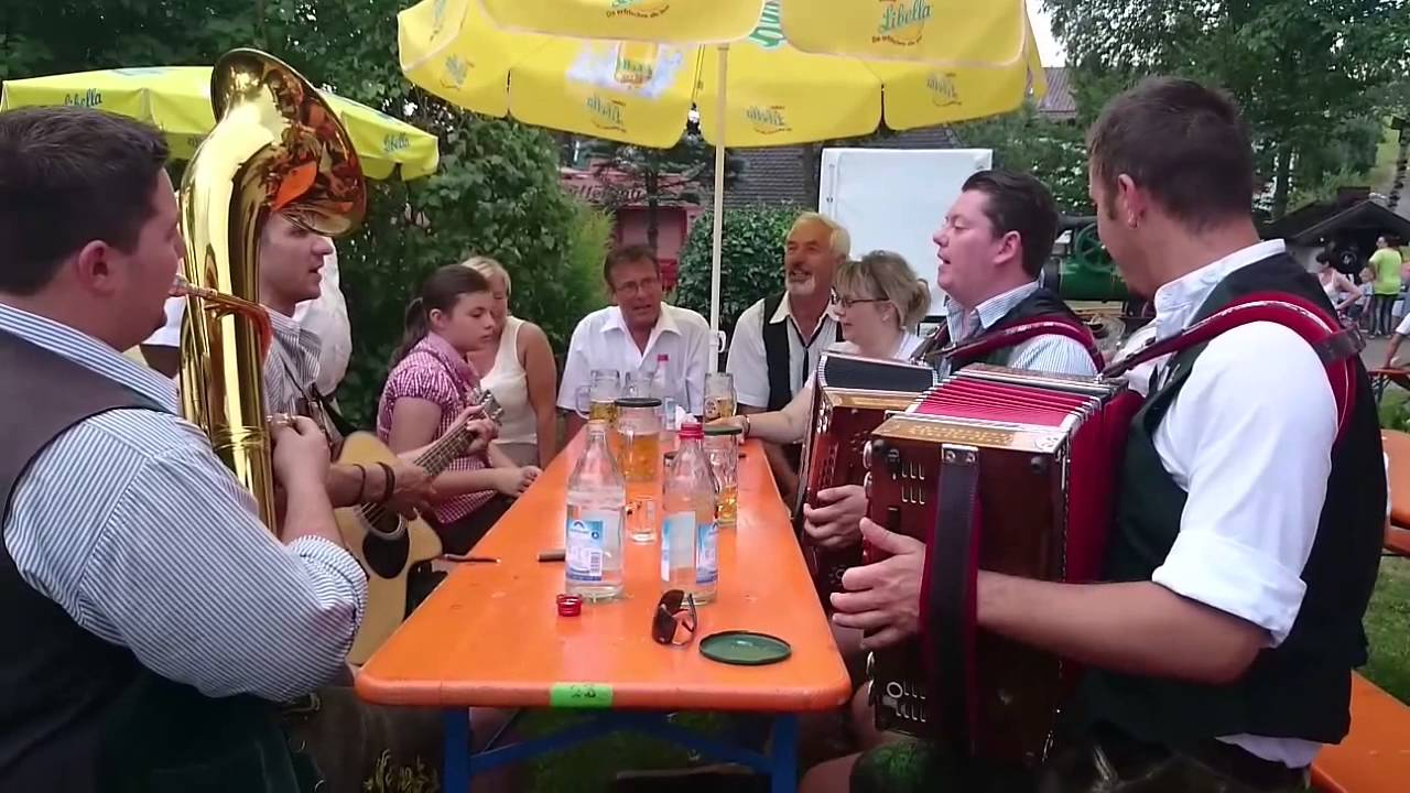 In dem Garten von der Lisel in Widdersdorf bei Rinchnach
